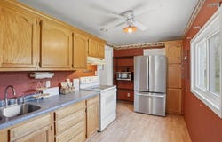 400 N Farmer St, Brighton, IA 52540