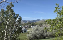 1185 Goodrich Dr, Lander, WY 82520