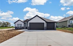 11109 E 209TH Street, Peculiar, MO 64078