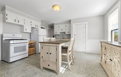 4 Horton St 2, Salem, MA 01970