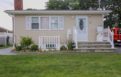 23 Peters Boulevard, Central Islip, NY 11722