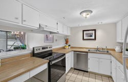 22 Mill Pond, North Andover, MA 01845