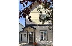 109 NW 8TH St, Gresham, OR 97030