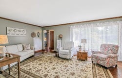 73 Devonshire Circle, Elgin, IL 60123