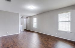 105 Loryn Dr, Hutto, TX 78634