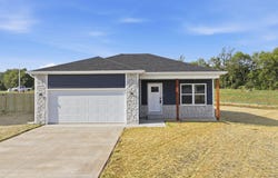 5250 W Crestmere Drive, Springfield, MO 65802