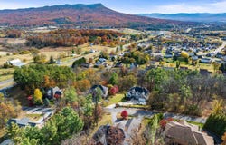 124 STEEPLECHASE DR, PENN LAIRD, VA 22846