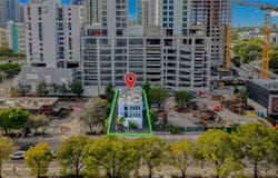232 SW 8th St, Miami, FL 33130
