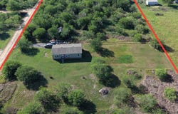 100 Northridge Ln, Martindale, TX 78655