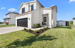 2004 Oak Ridge Drive, Oak Grove, MO 64075