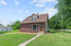 720 Fir Avenue, Bird Island, MN 55310