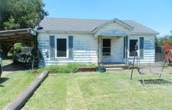 402 S Avenue D, Olney, TX 76374