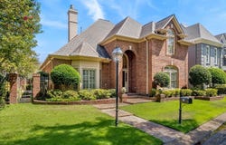 938 W RIVERWALK Dr, Memphis, TN 38120