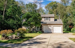 80 Merle Boulevard, Munroe Falls, OH 44262