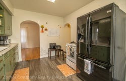 1326 3rd St., Hull, IA 51239