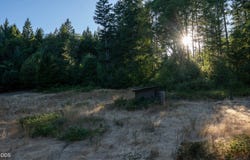 709 Pinewood Way, Cave Junction, OR 97523