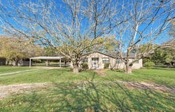 646 Liska Road, Ennis, TX 75119