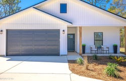 2205 Sunny Hills Boulevard, Chipley, FL 32428