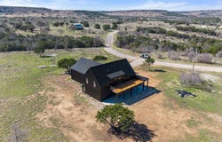 1053 Bluff Creek Drive, Strawn, TX 76475