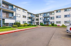 950 EVERGREEN Rd, Woodburn, OR 97071