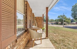 6986 E HEATHERHILL Dr E, Bartlett, TN 38135