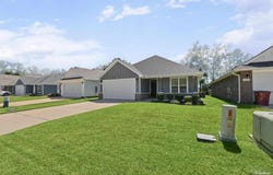 3839 Shady Grove Dr, Pace, FL 32571