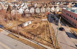 8306 Conant St, Detroit, MI 48211