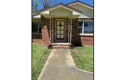 717 SW Sapp Ave, Pelham, GA 31779