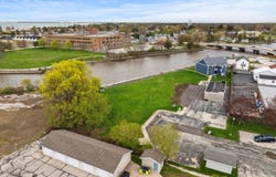1609 16th St, Two Rivers, WI 54241