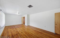 107 W Bell Avenue, Mendenhall, MS 39114
