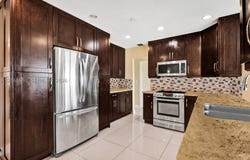 215 SE 3rd Ave, Hallandale Beach, FL 33009