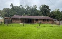 351 River Rd, GRENADA, MS 38901