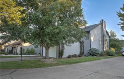 1418 Easthill Square NE, Canton, OH 44714