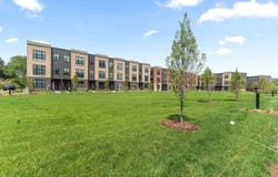 323 Summit Circle, Lombard, IL 60148