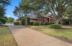1223 Oakmanor Circle, Hewitt, TX 76643