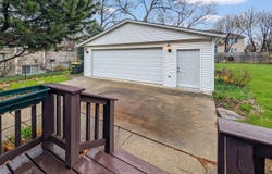9319 N Knight Avenue, Des Plaines, IL 60016