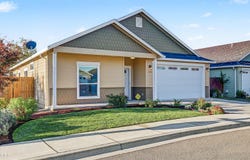 103 Greenview Drive, Eagle Point, OR 97524