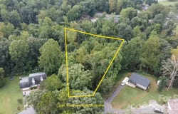 Mountainside Court, Hickory, NC 28601