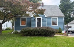303 E Valley View Ave, Hackettstown Town, NJ 07840-1338