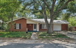 610 Mogonye Ln, Elgin, TX 78621