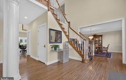 11 BAKER Way, PENNINGTON, NJ 08534