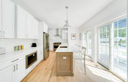 29 Gateway Ct, Hampton Bays, NY 11946