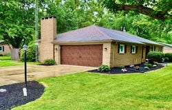 409 April Av., Carmi, IL 62821