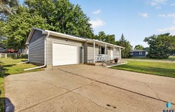 400 S Jefferson St, Humboldt, SD 57035
