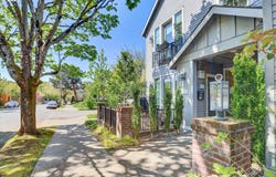 1805 SE MADISON St, Portland, OR 97214