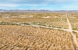 306-15-111 S Parker Road, Golden Valley, AZ 86413