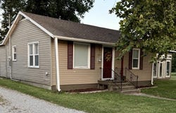 260 English Ave, Marshall, MO 65340