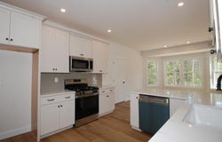 122 South Road, Londonderry, NH 03053