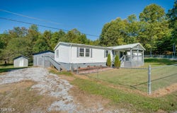 220 Falls Road, Hampton, TN 37658