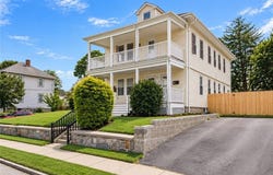 92 Chestnut Avenue, Cranston, RI 02910